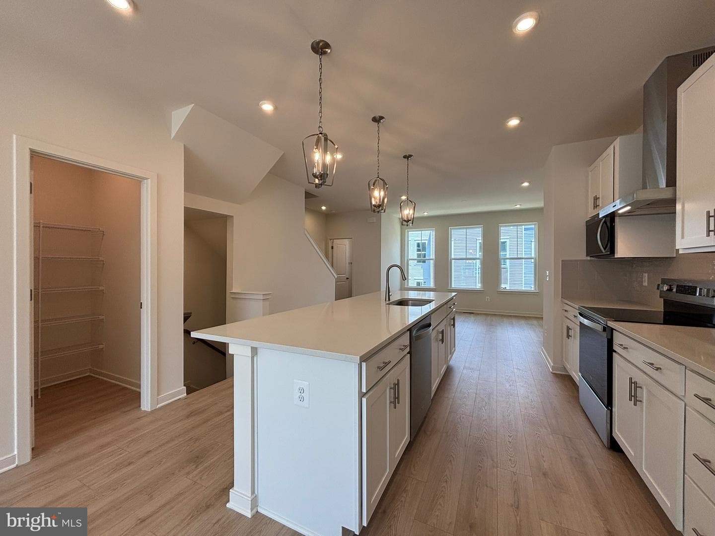 18002 Alicia Avenue photo 3