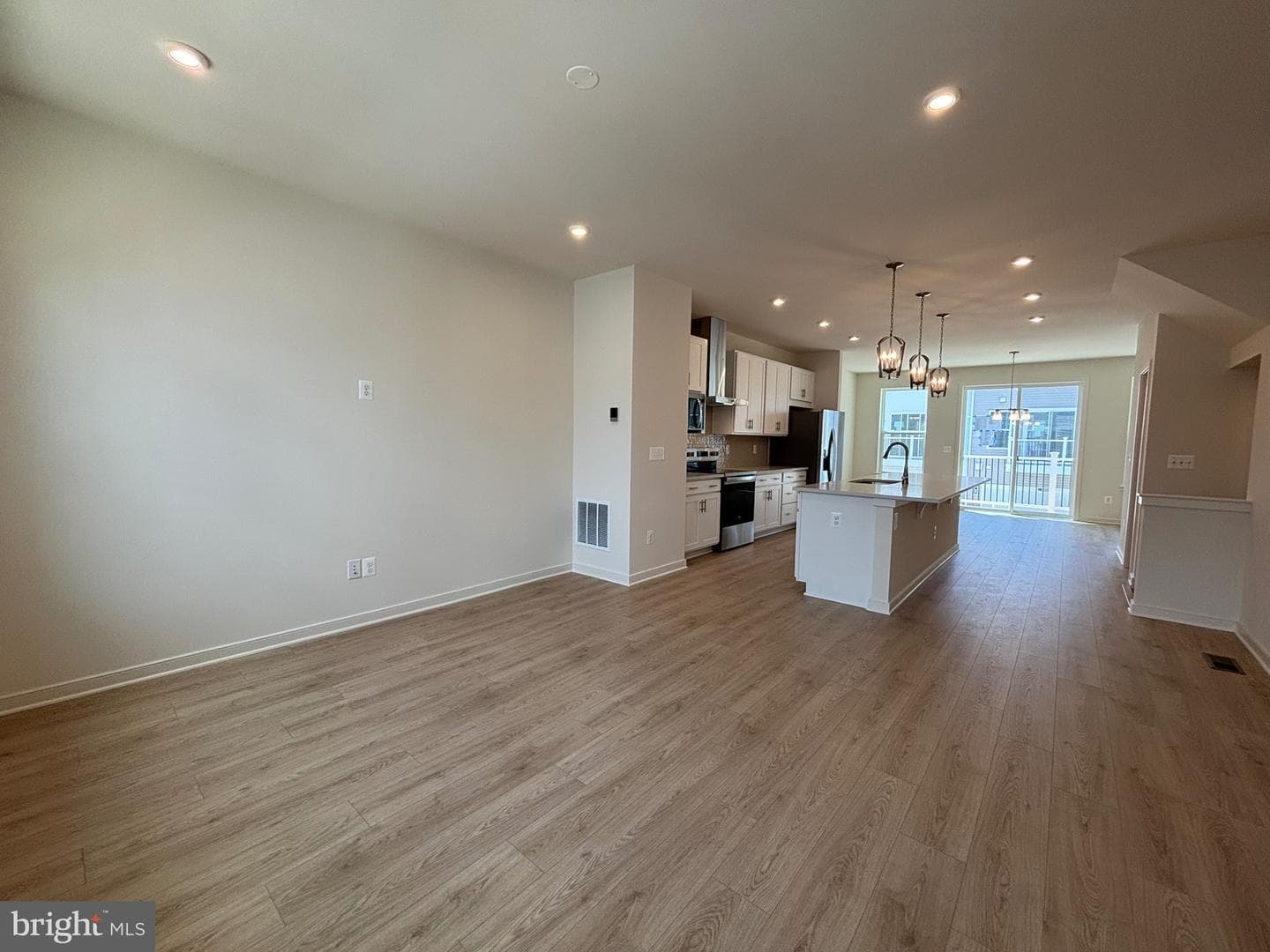 18002 Alicia Avenue photo 5