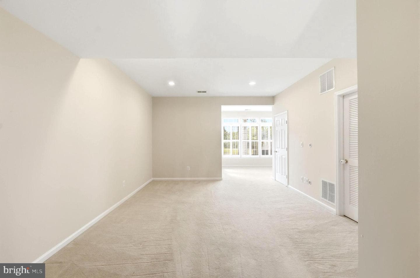15054 Danehurst Circle photo 4