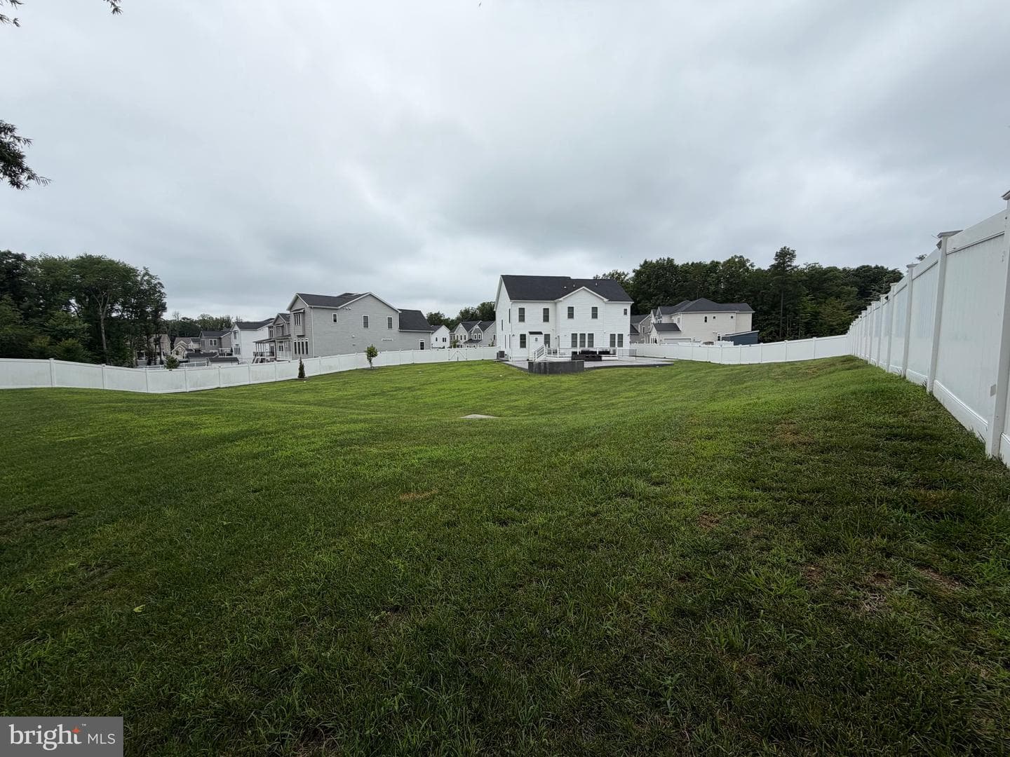 13801 Trinity Ln photo 3