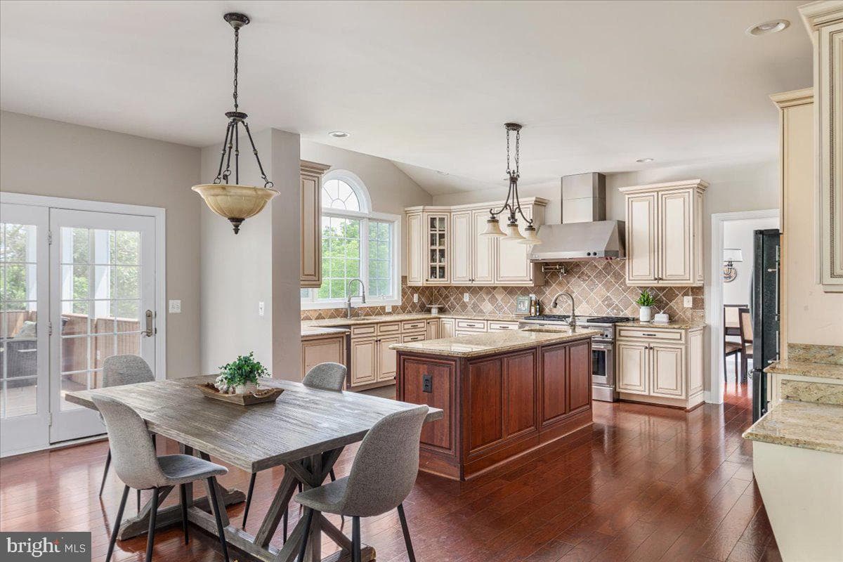14562 Stoney Creek Court photo 10