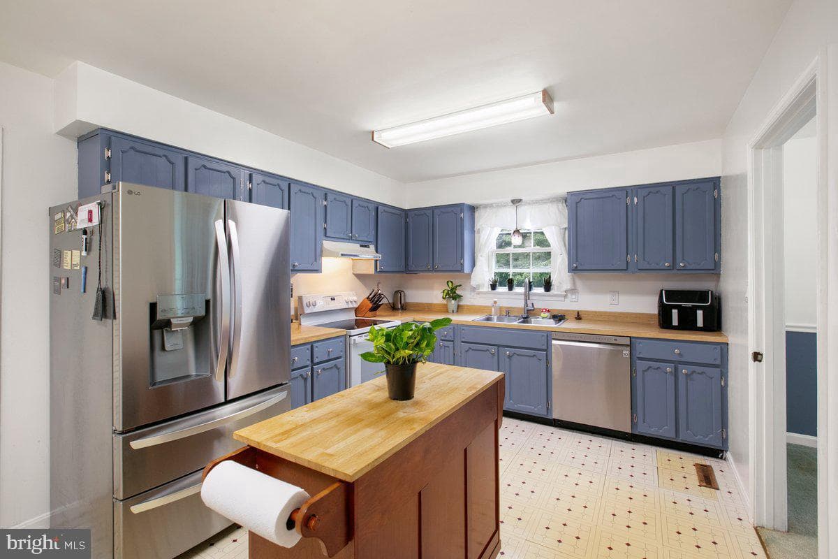 6716 River Road photo 11