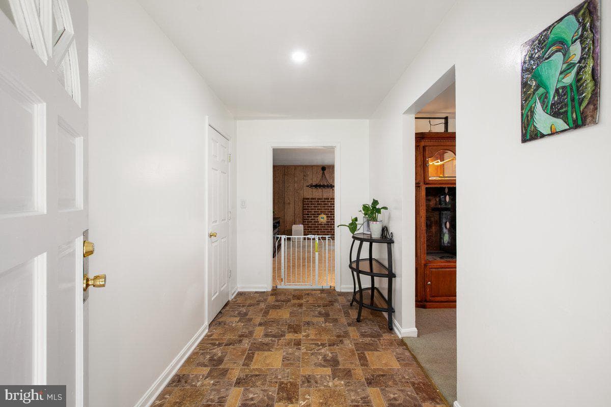 6716 River Road photo 5