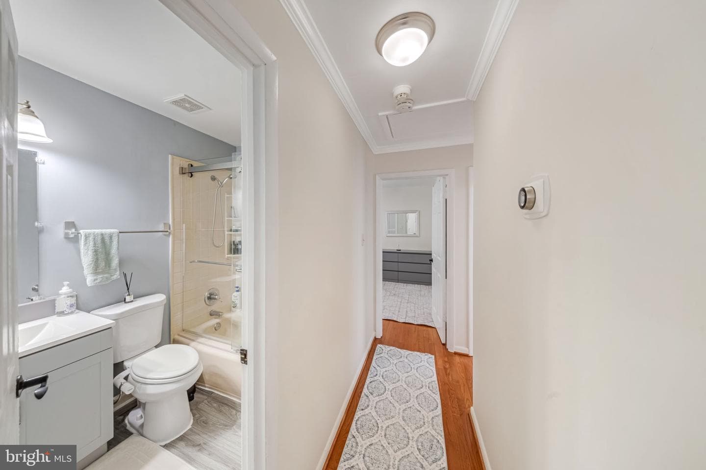 5574 Neddleton Avenue photo 10