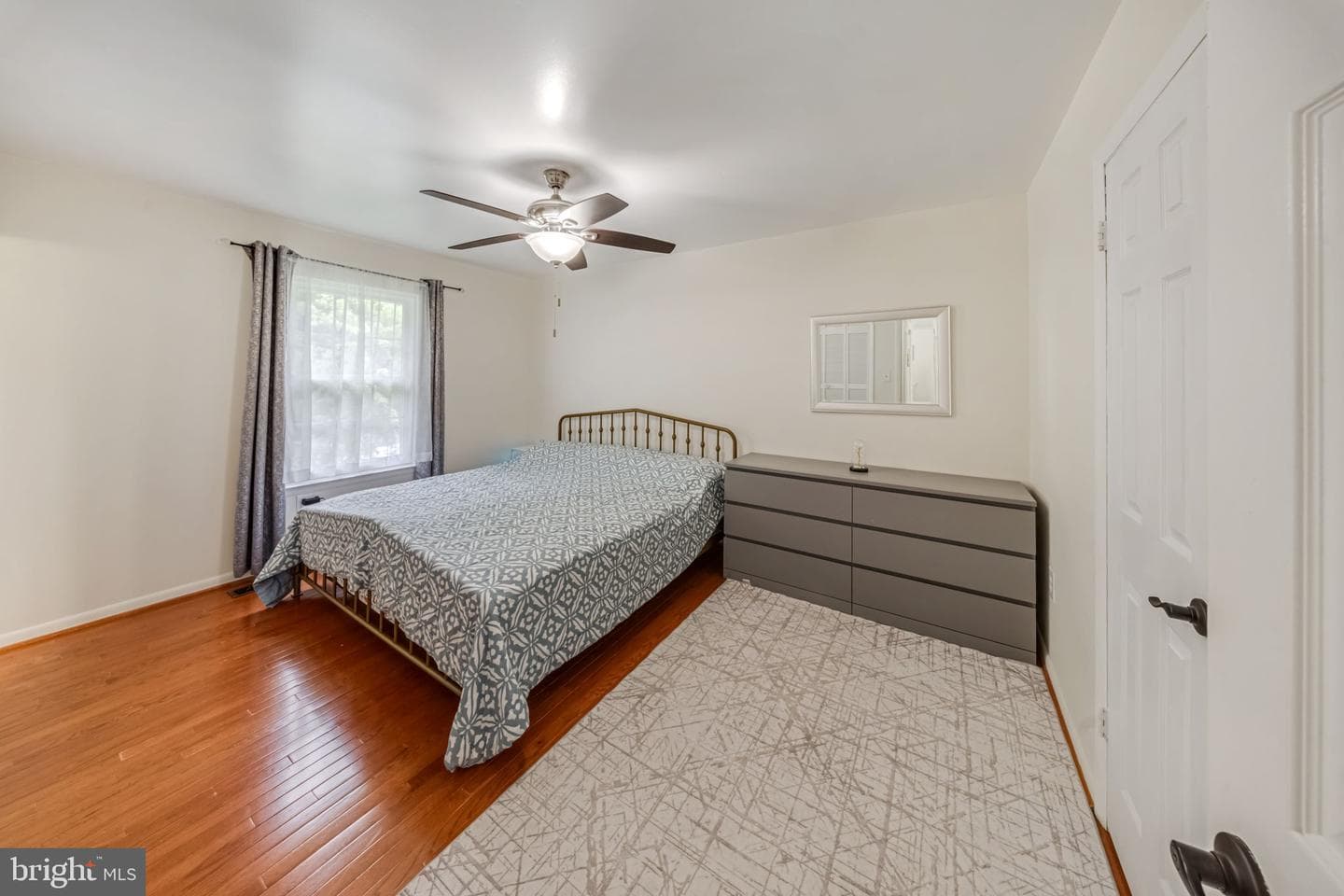 5574 Neddleton Avenue photo 12