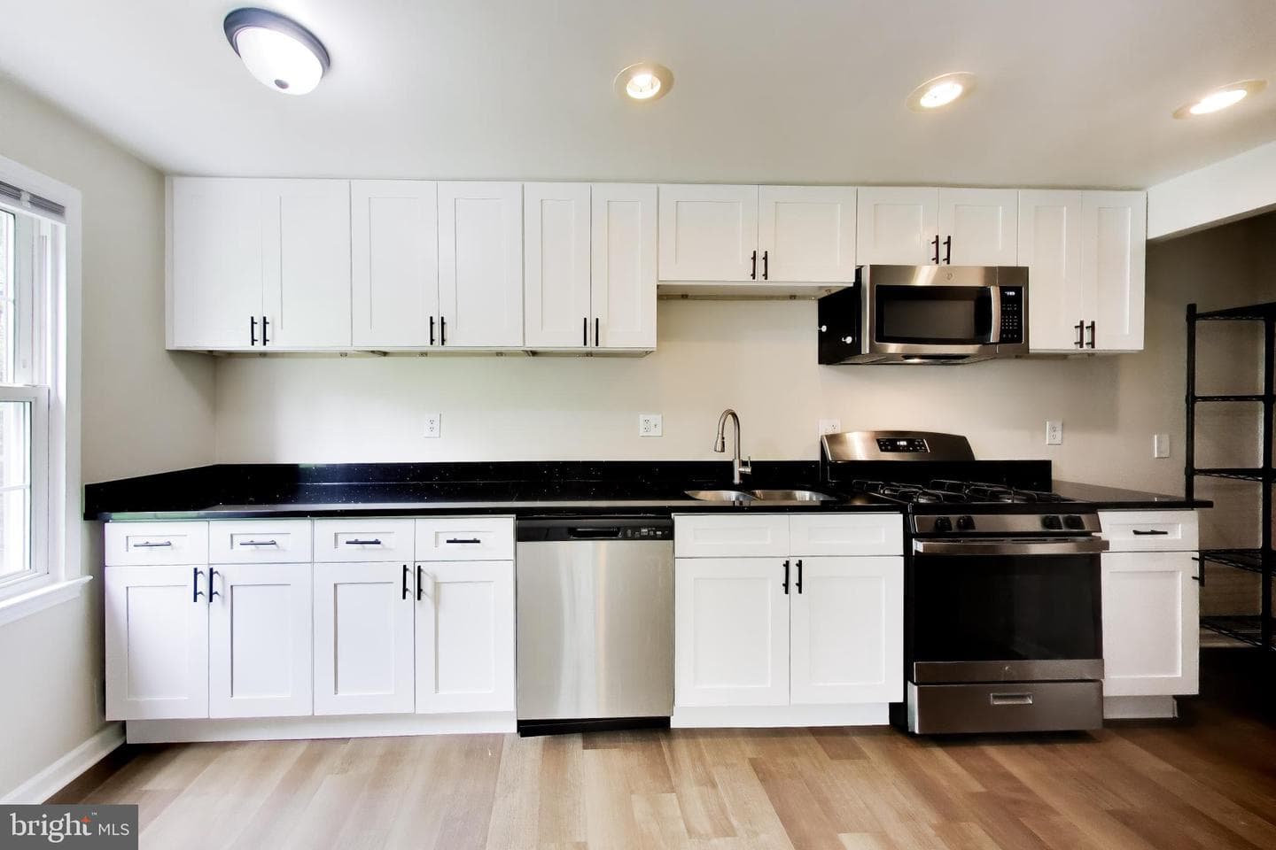 1306 Mead Terrace photo 12