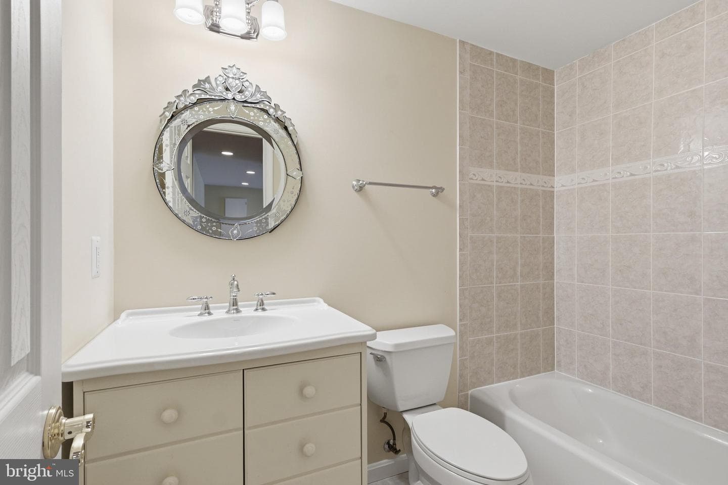 9121 Dartford Place photo 46