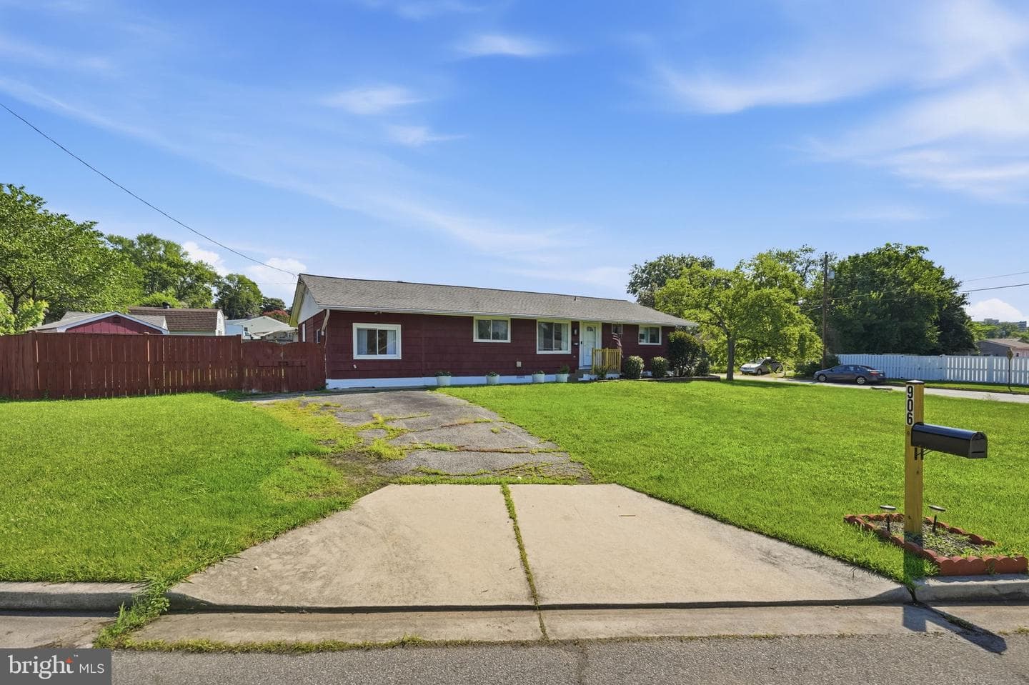 906 Wingfield Road photo 4