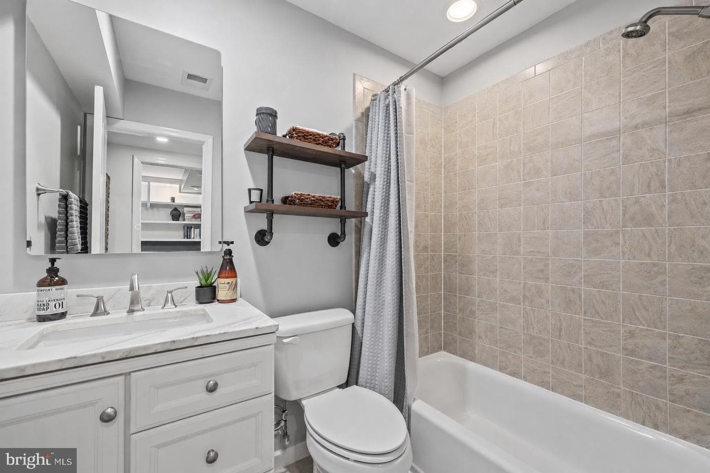 7671 Hamelin Lane photo 42
