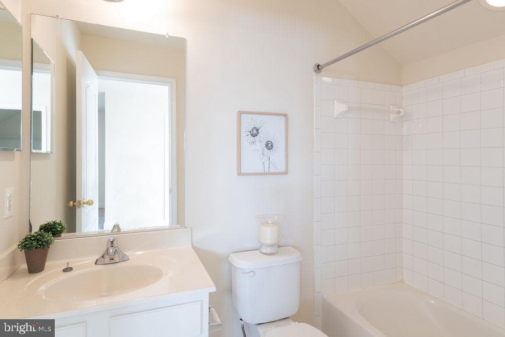 16518 Bobster Court photo 32
