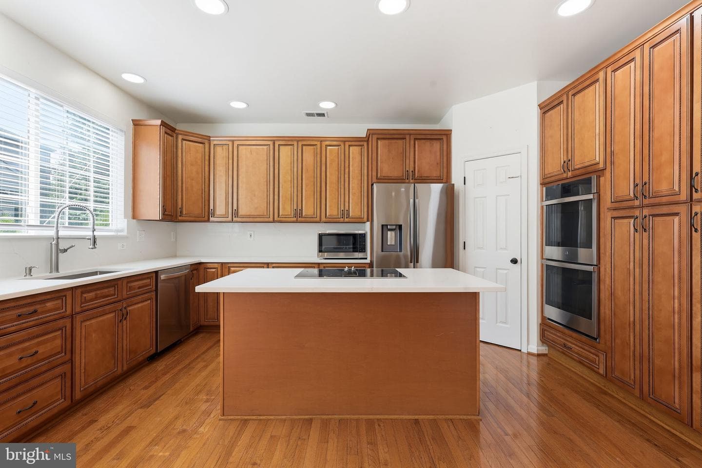 10241 Aqua View Court photo 10