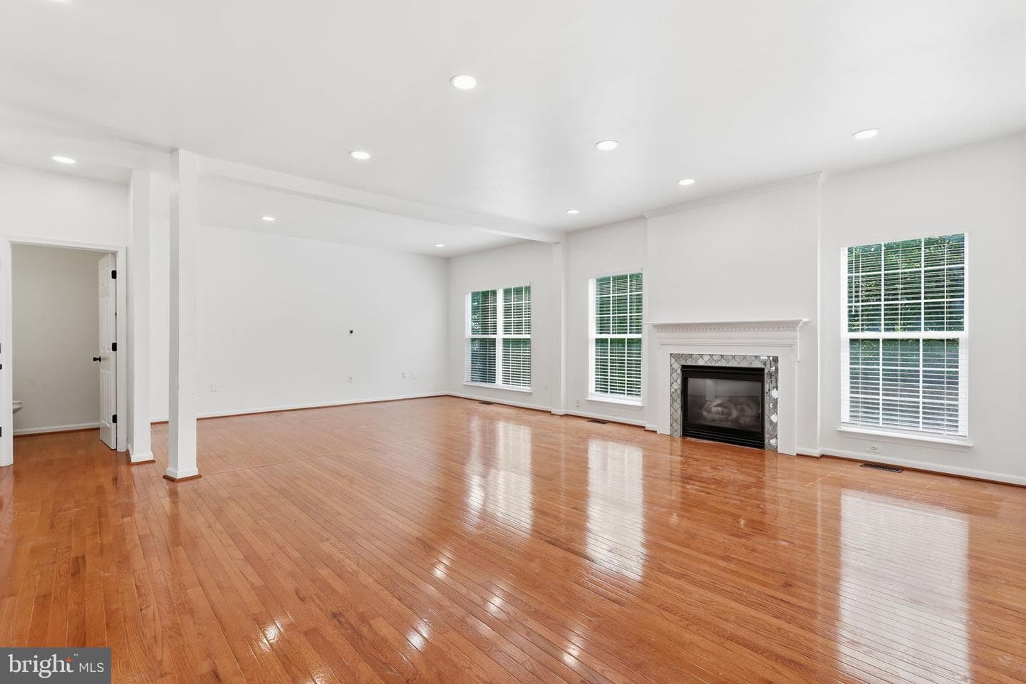10241 Aqua View Court photo 12