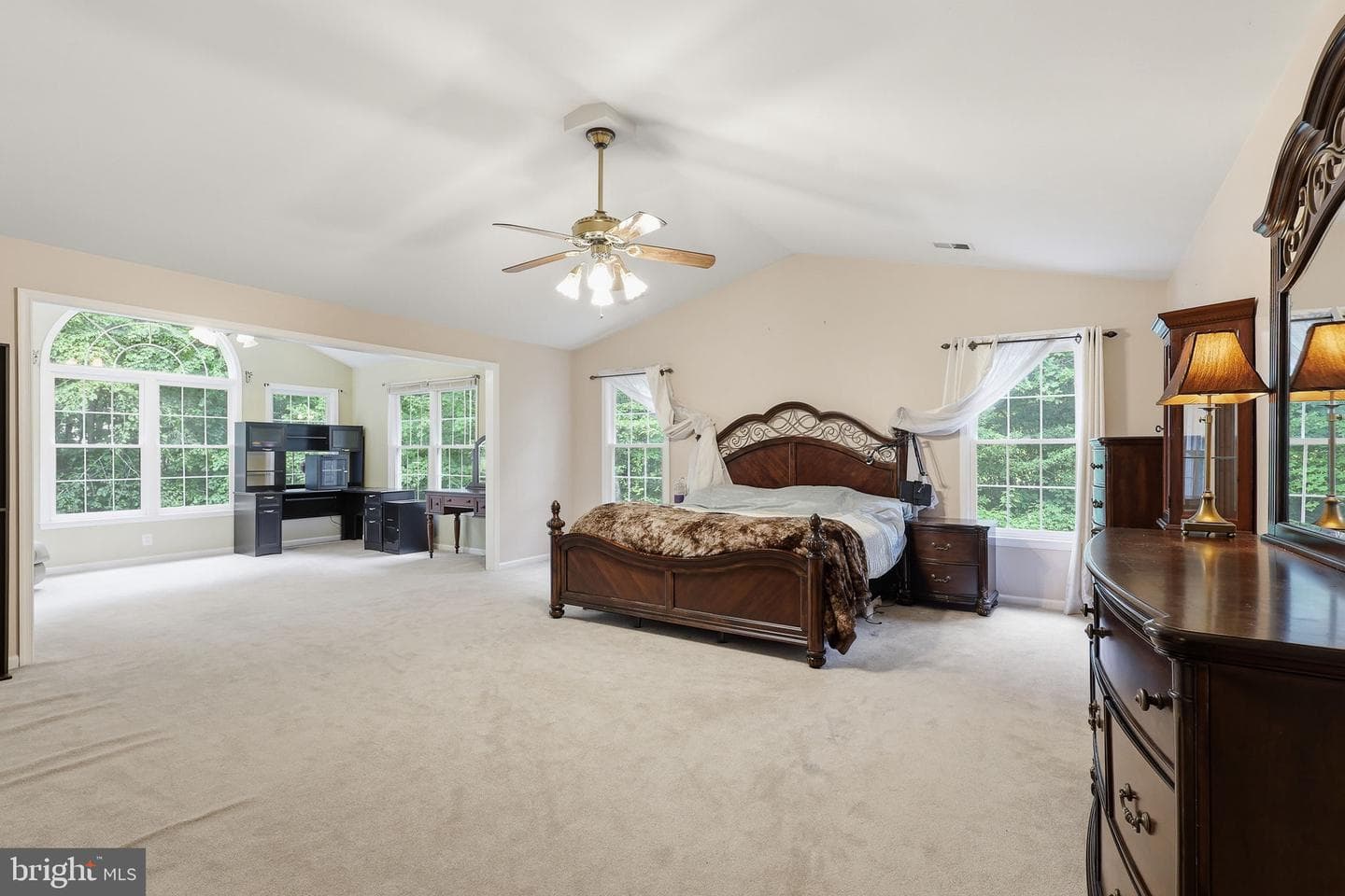 6440 Fox Den Road photo 16