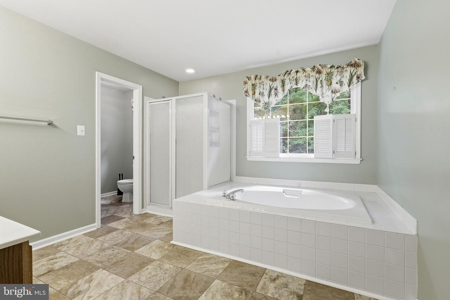 6440 Fox Den Road photo 19