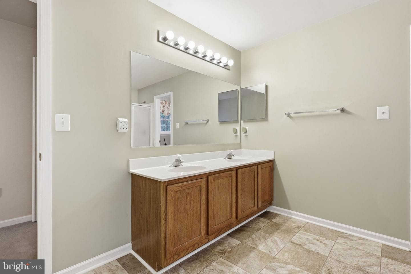 6440 Fox Den Road photo 20