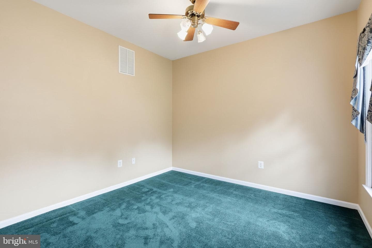 6440 Fox Den Road photo 28