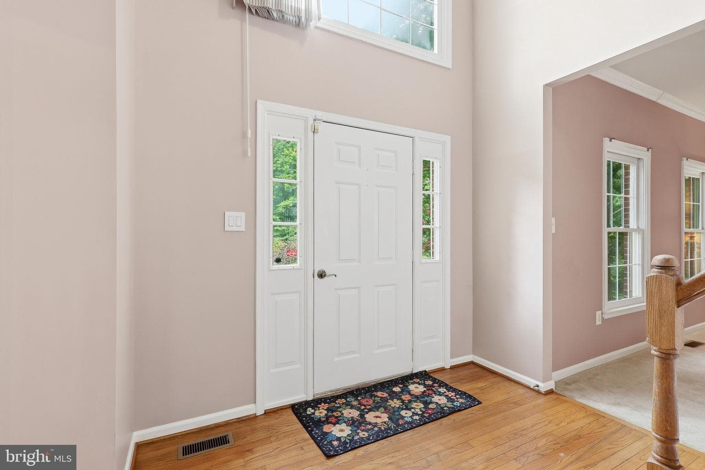 6440 Fox Den Road photo 3