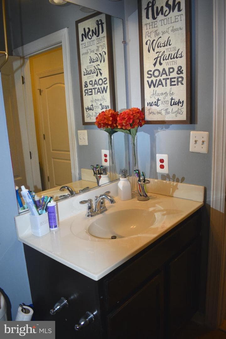 7444 Riding Meadow Way photo 2