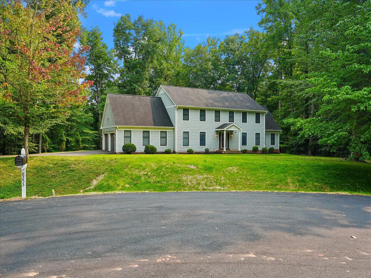 8253 Honeysuckle Road, Manassas