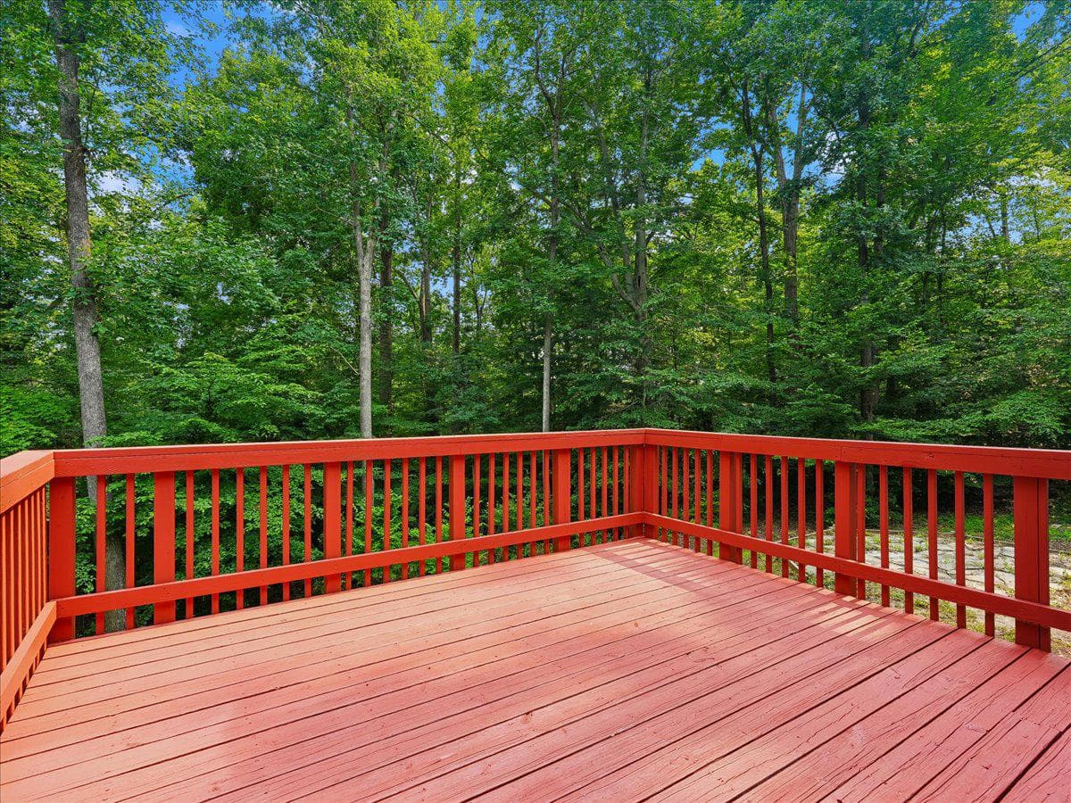 8253 Honeysuckle Road photo 10