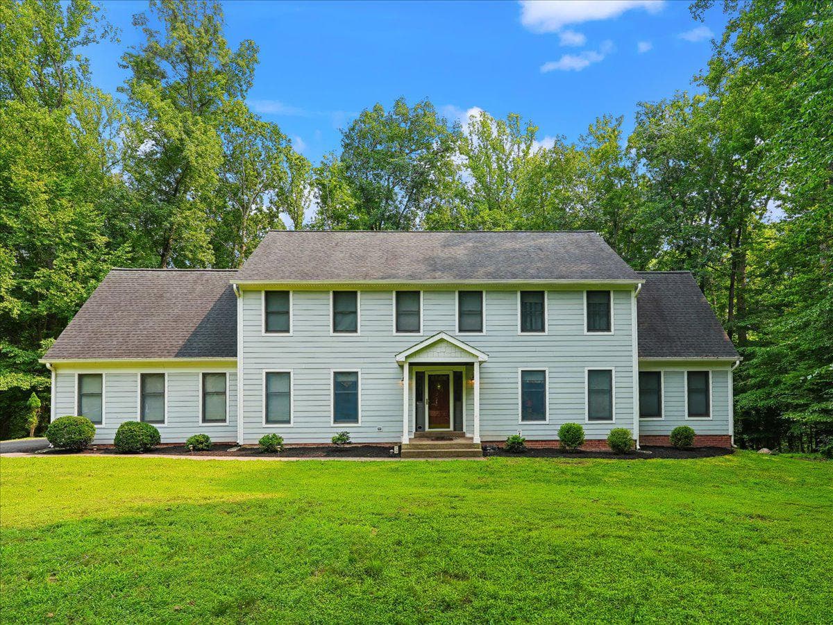 8253 Honeysuckle Road, Manassas