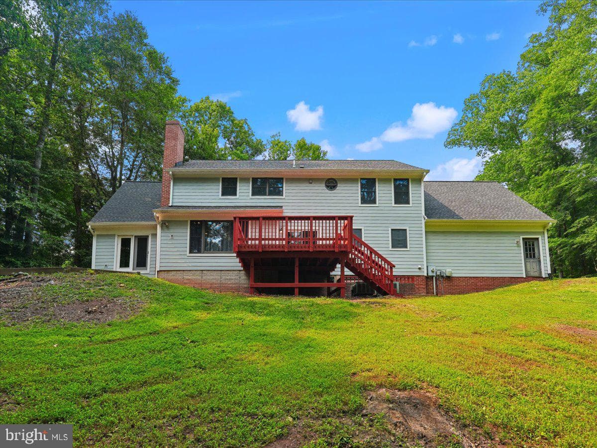 8253 Honeysuckle Road photo 6