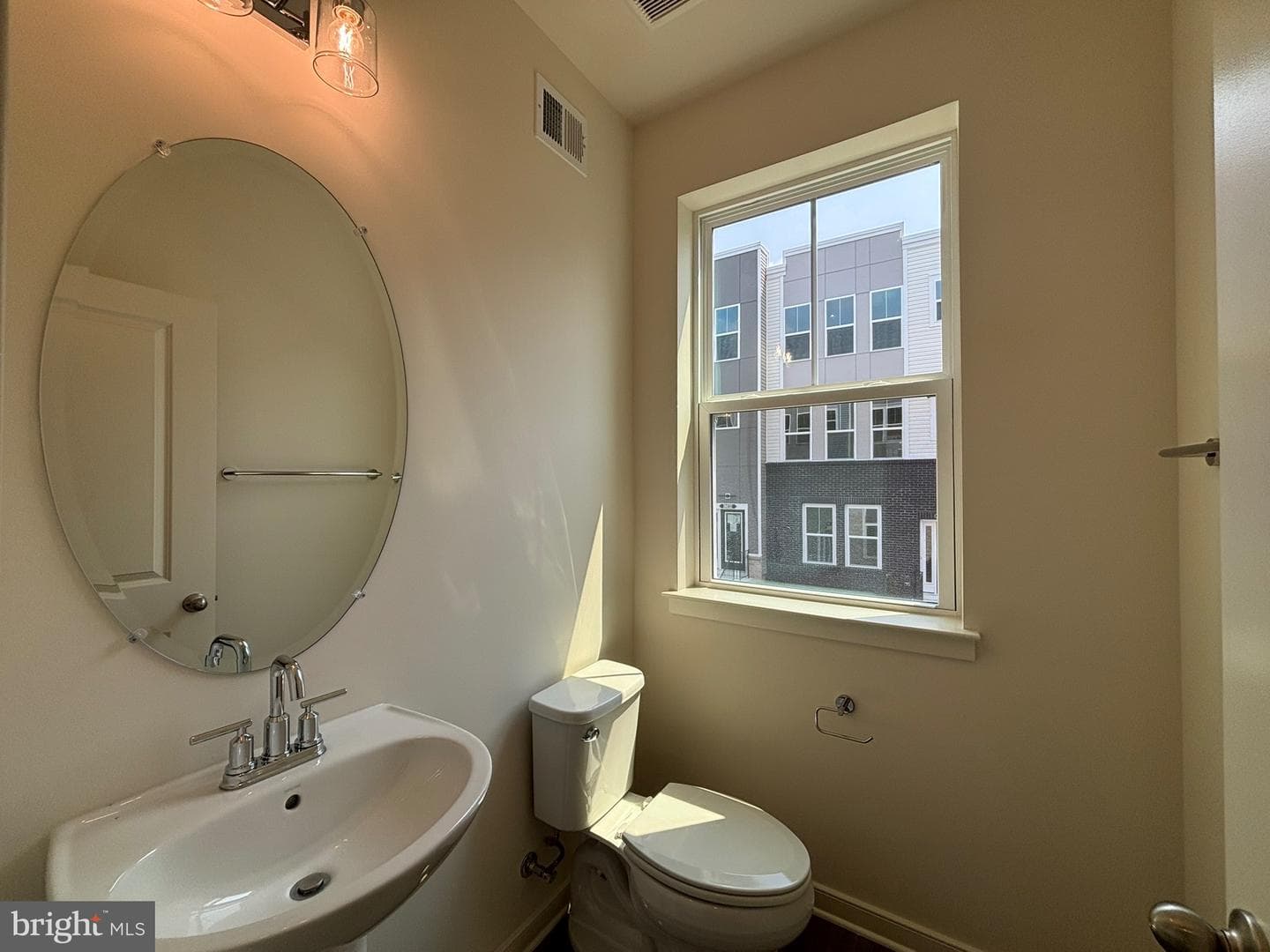18022 Alicia Avenue photo 12