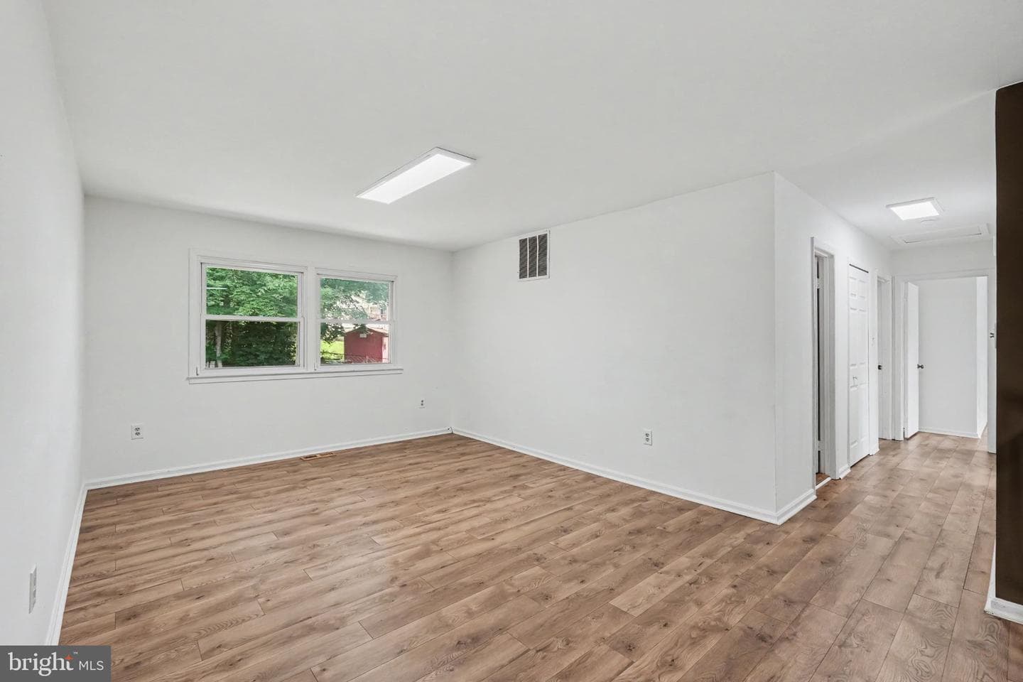 5529 Neddleton Avenue photo 10