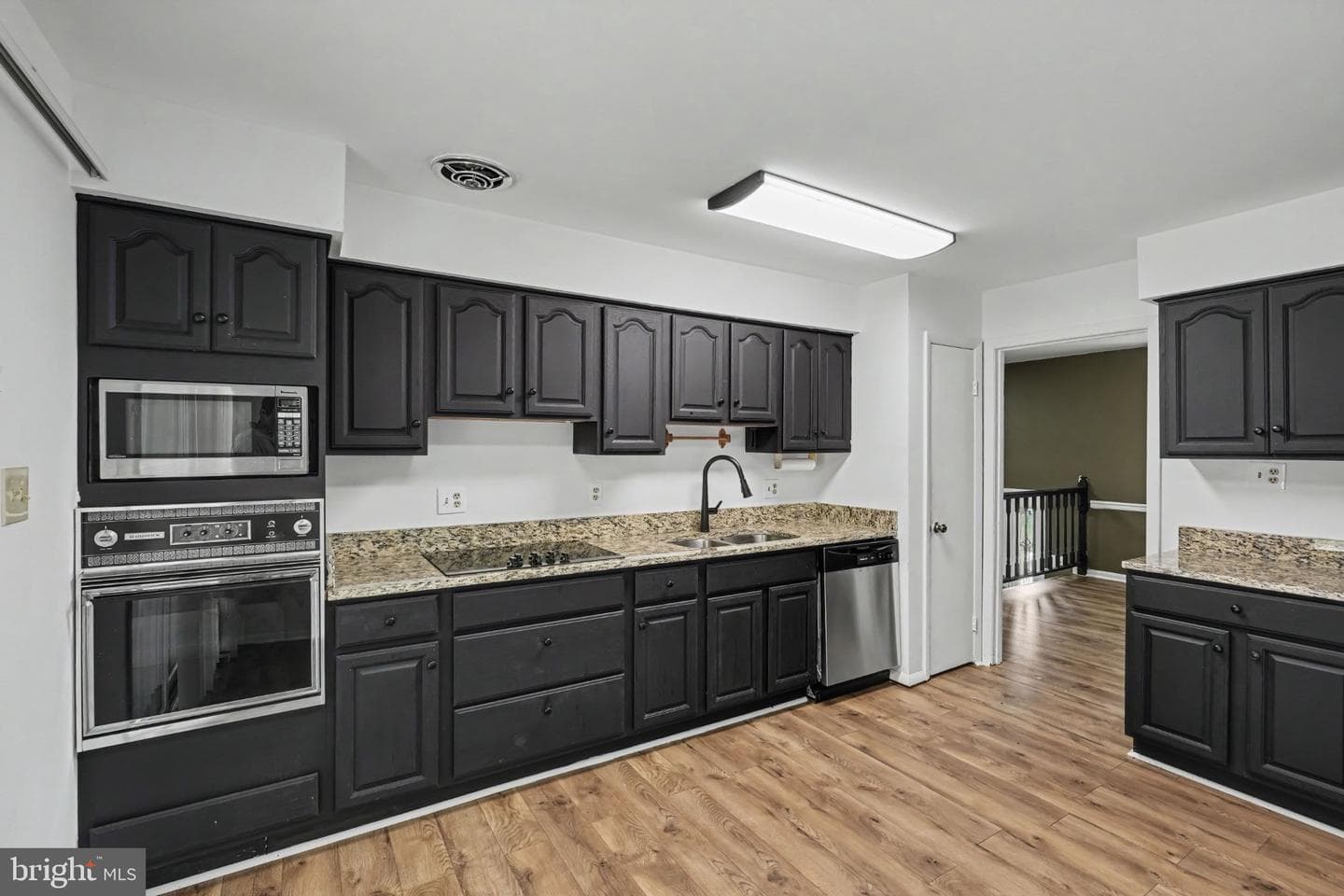 5529 Neddleton Avenue photo 8