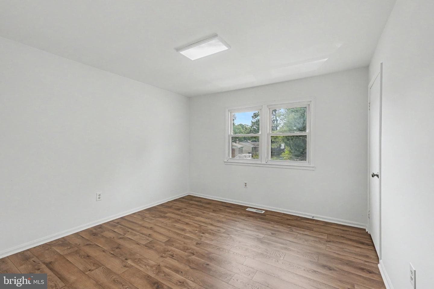 5529 Neddleton Avenue photo 9