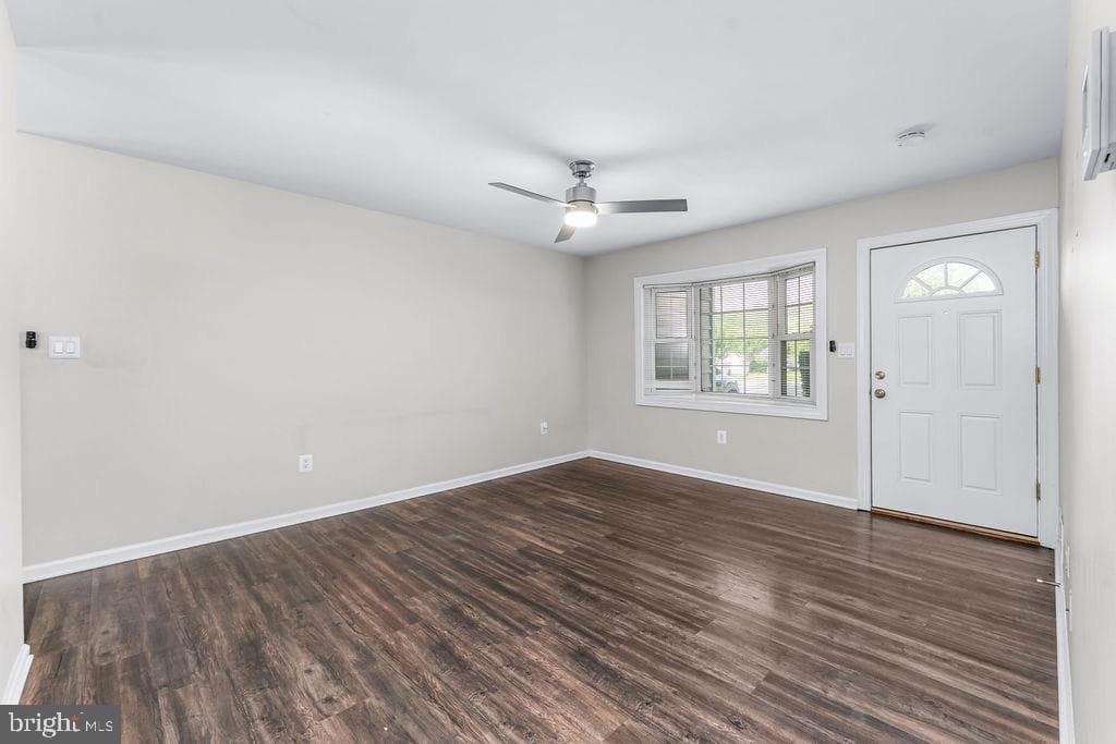 15105 Cloverdale Road photo 4