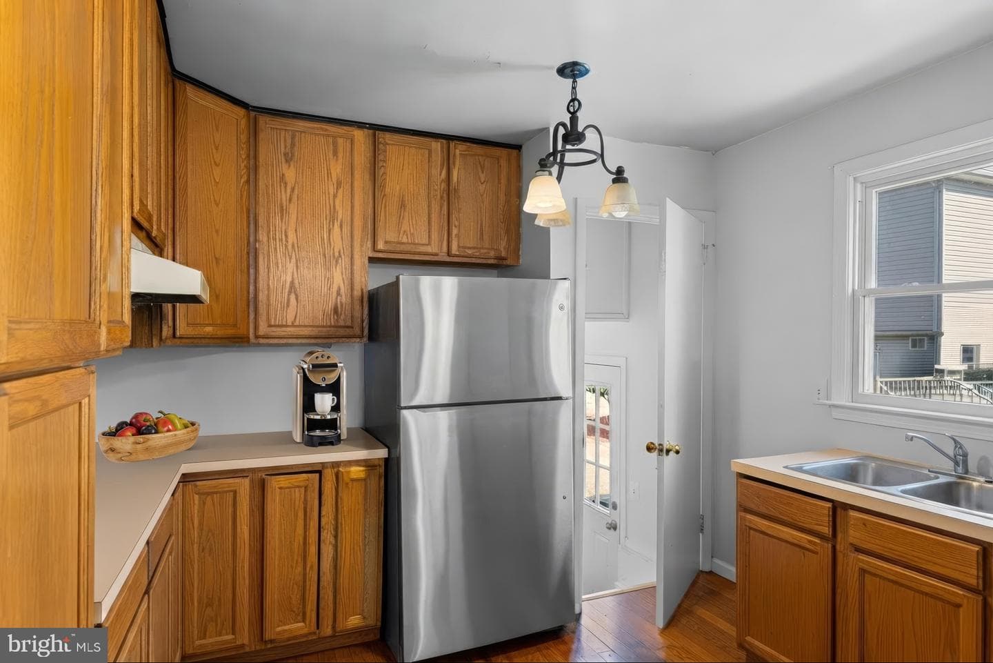 13803 Knowles Street photo 14