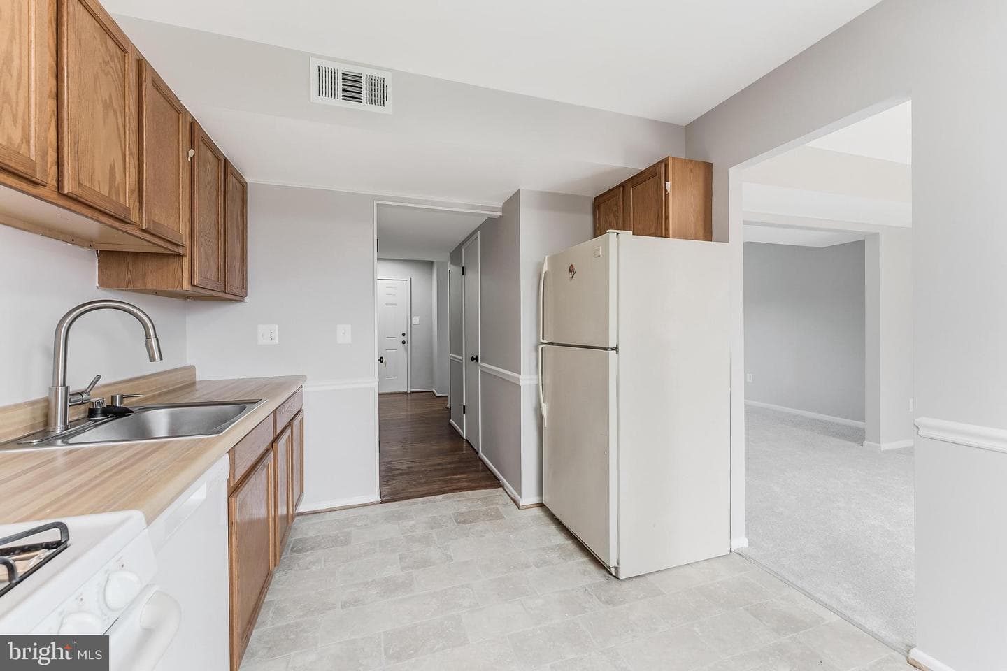 7511 Remington Road photo 10