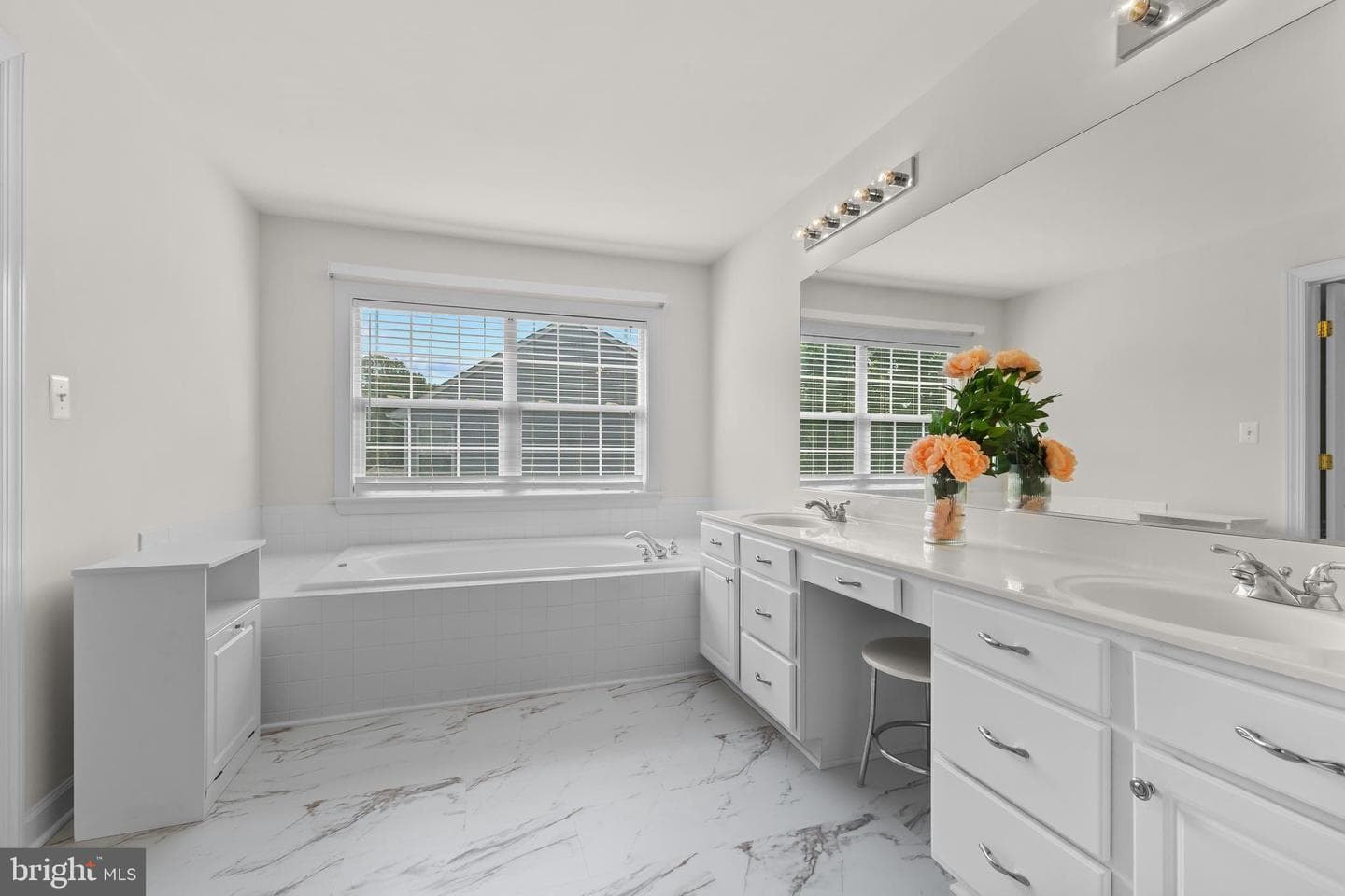 6000 Lyceum Lane photo 24