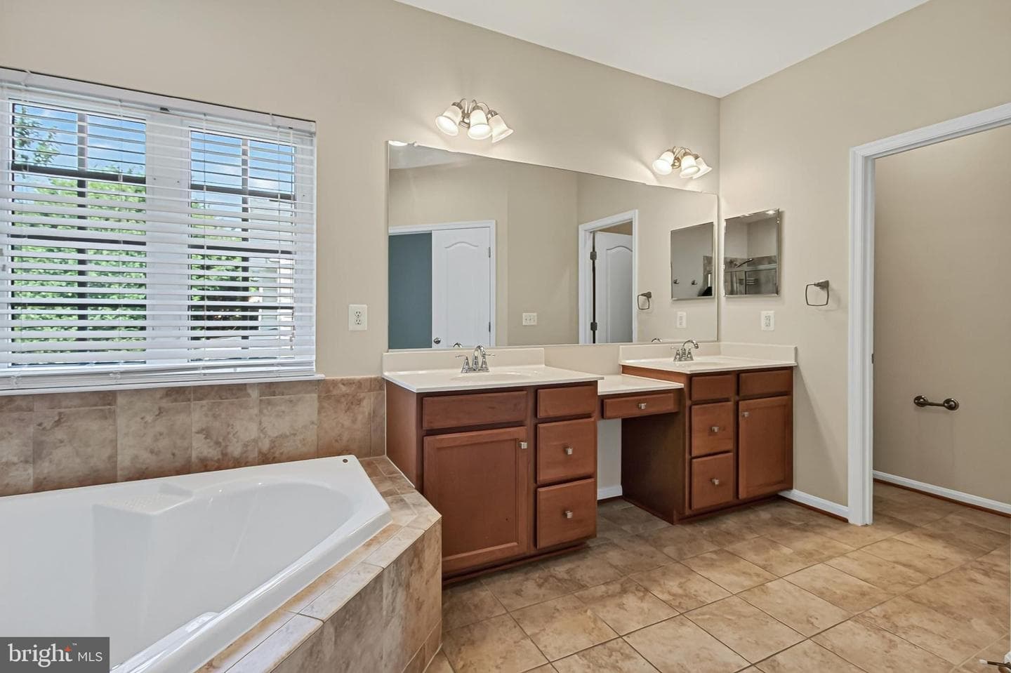 10725 Jeb Stuart Court photo 32