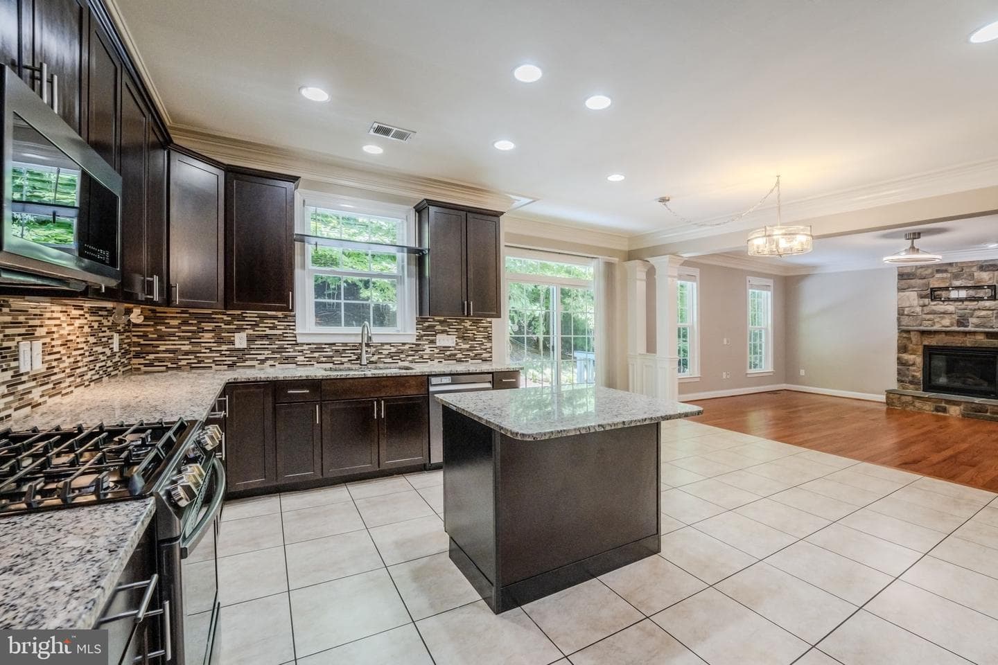 7812 Lake Drive photo 11