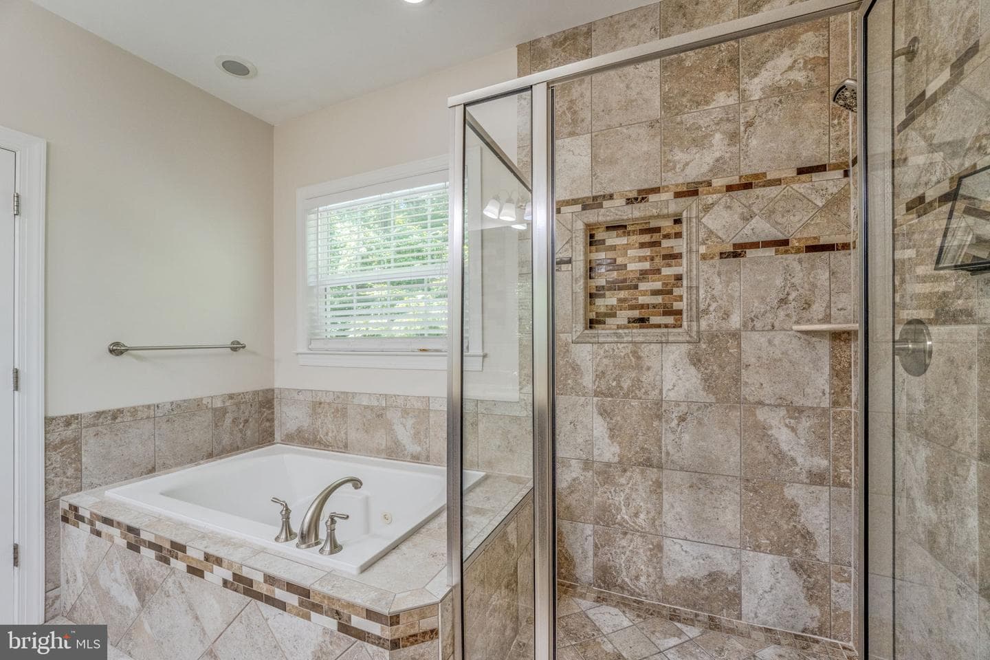 7812 Lake Drive photo 21