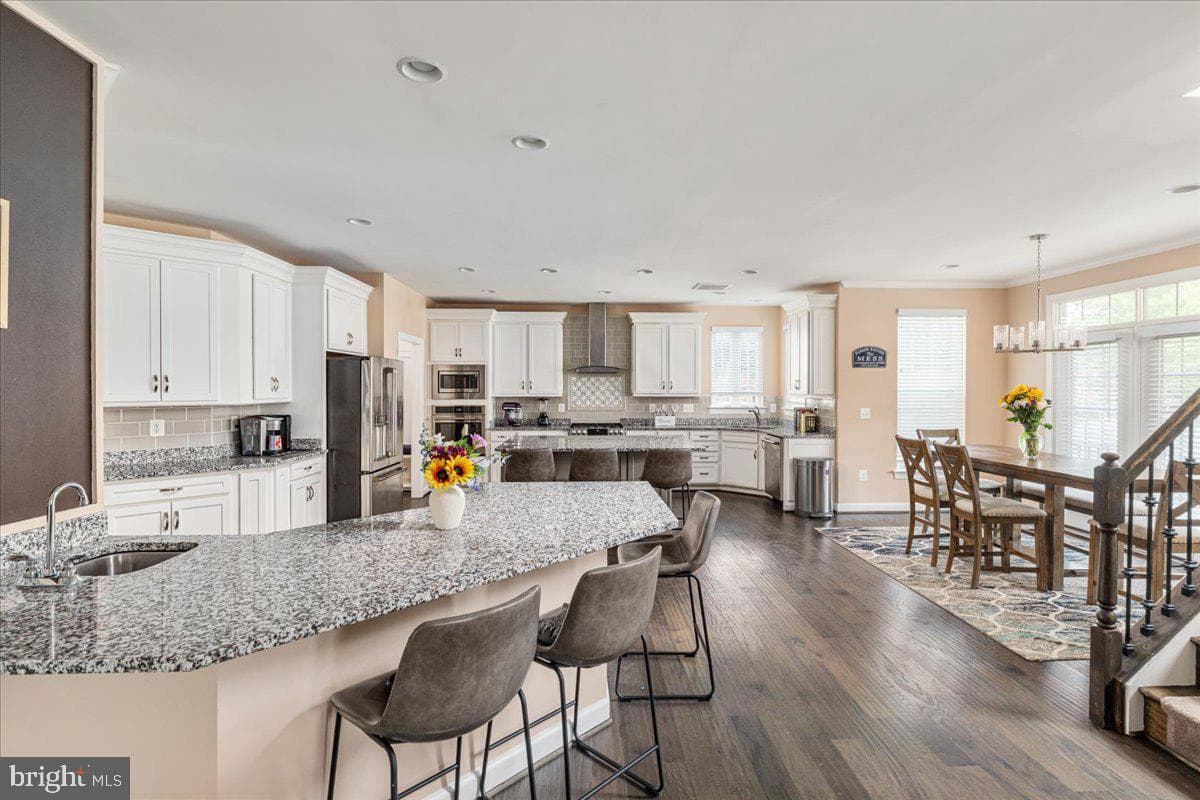 12137 Hickory Falls Court photo 6