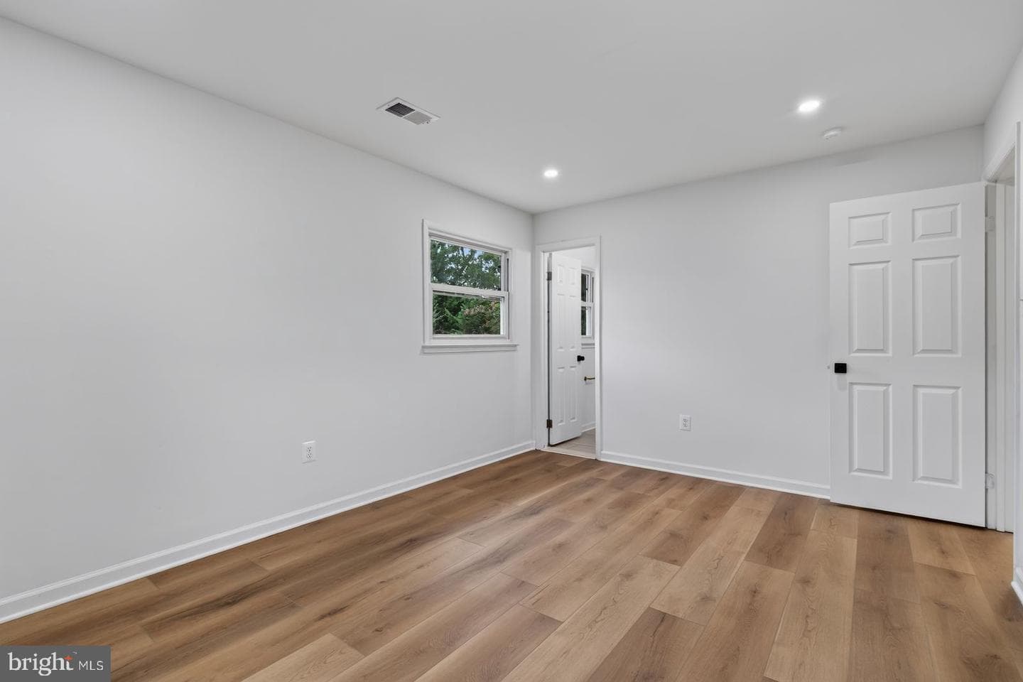 9927 Portsmouth Road photo 21