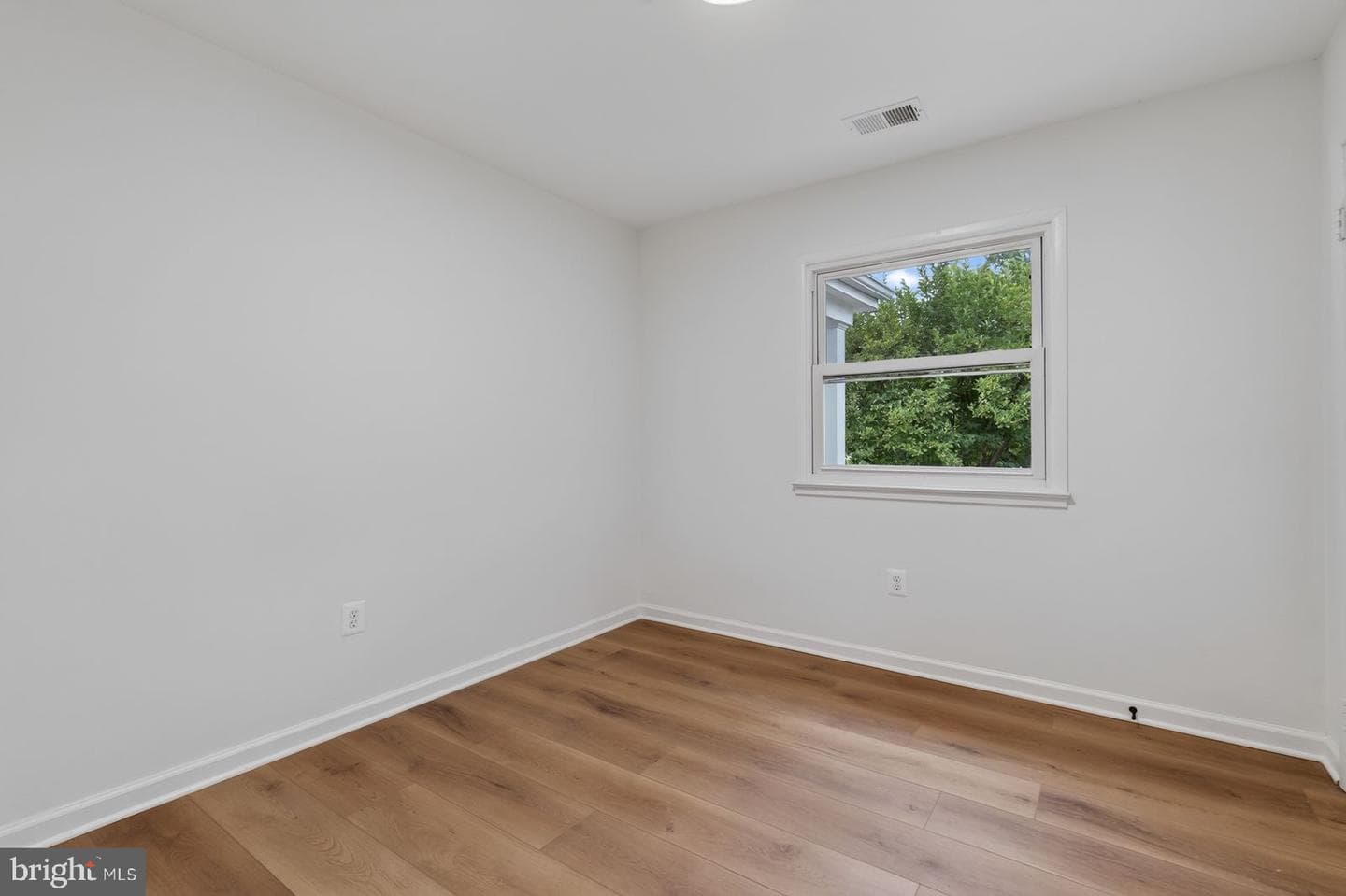 9927 Portsmouth Road photo 25
