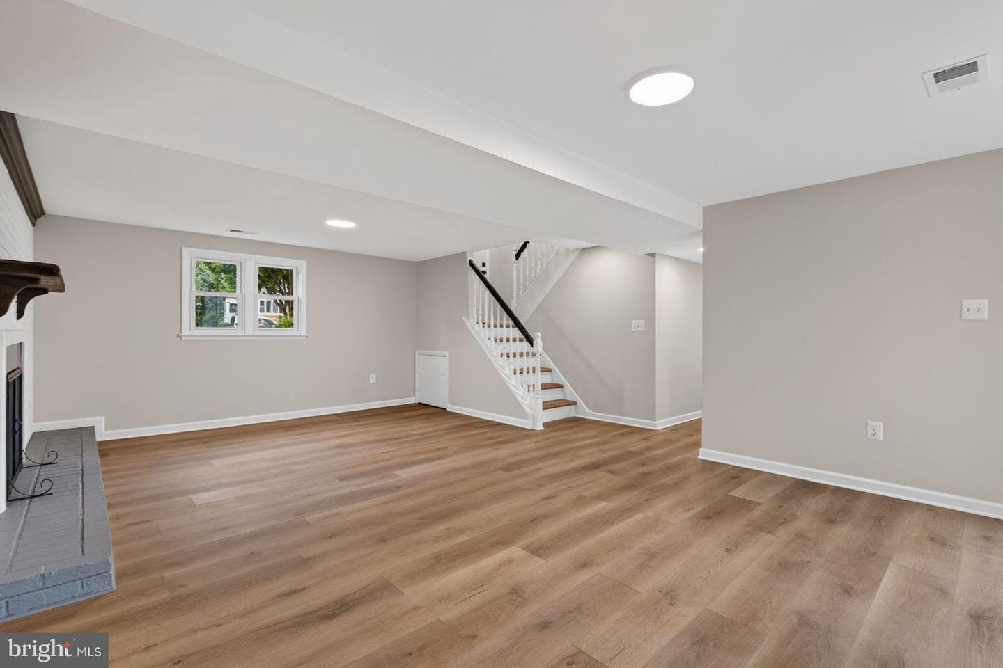 9927 Portsmouth Road photo 30
