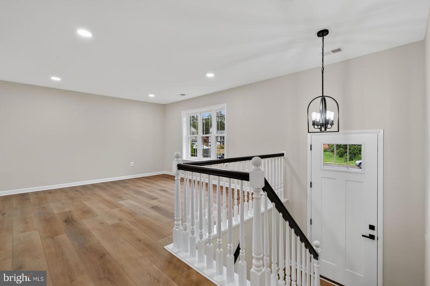 9927 Portsmouth Road photo 6