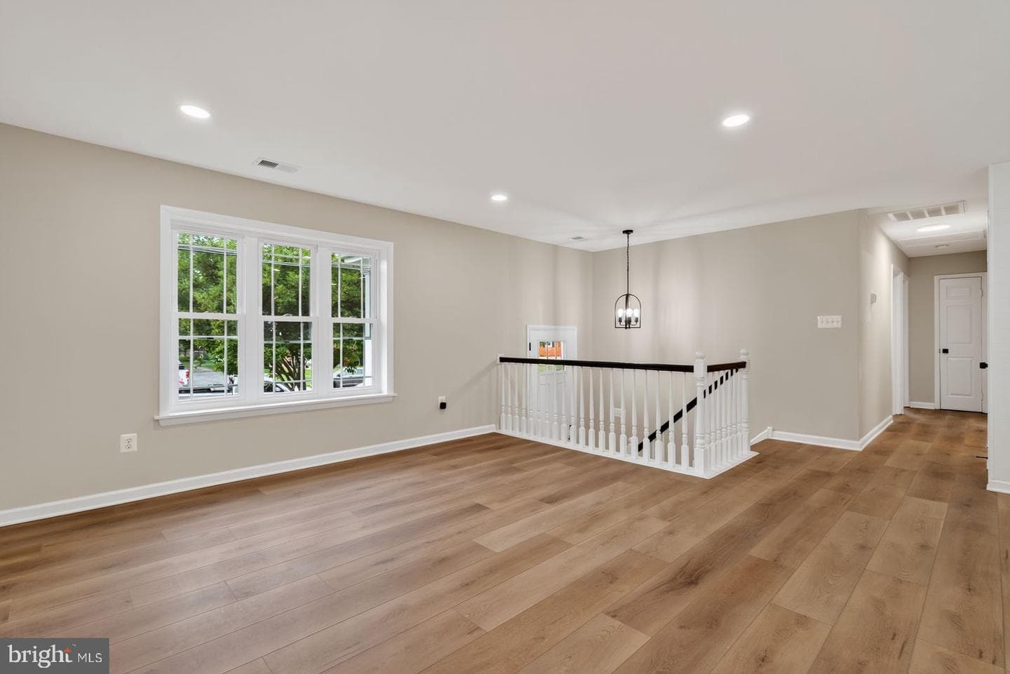 9927 Portsmouth Road photo 8