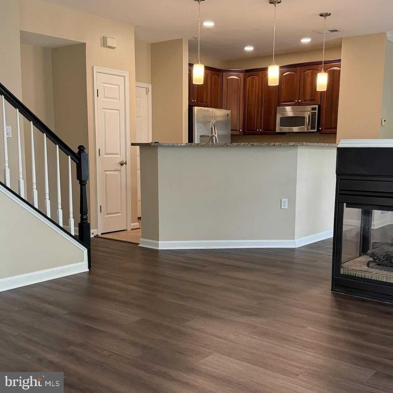 6765 Hampton Bay Lane photo 2