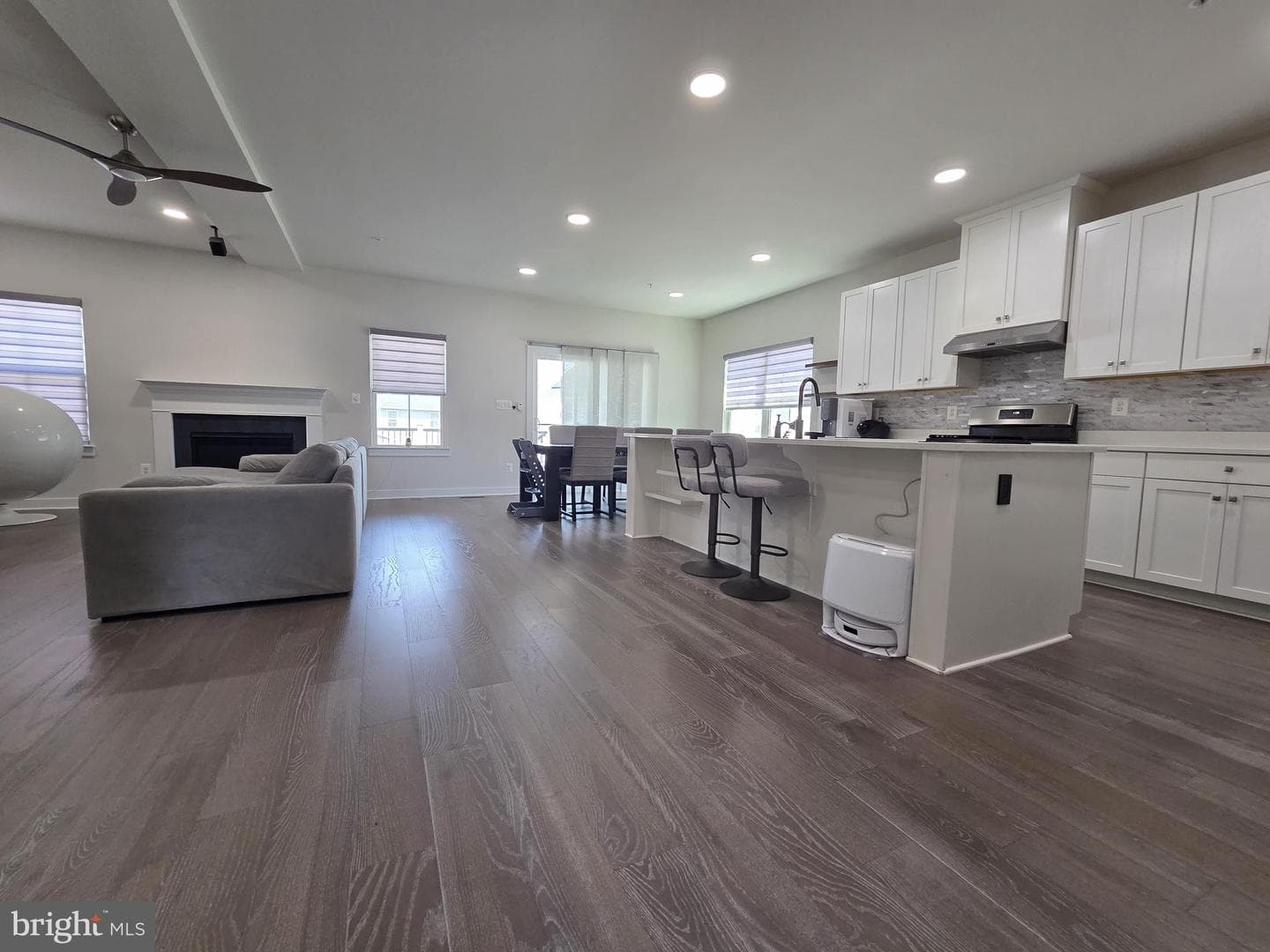 7550 Mint Springs Court photo 4