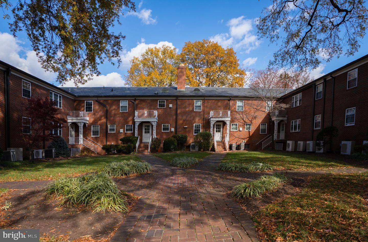 4050 Forest Hill Ave #10 photo 32
