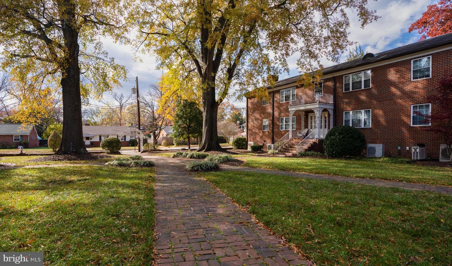 4050 Forest Hill Ave #10 photo 34