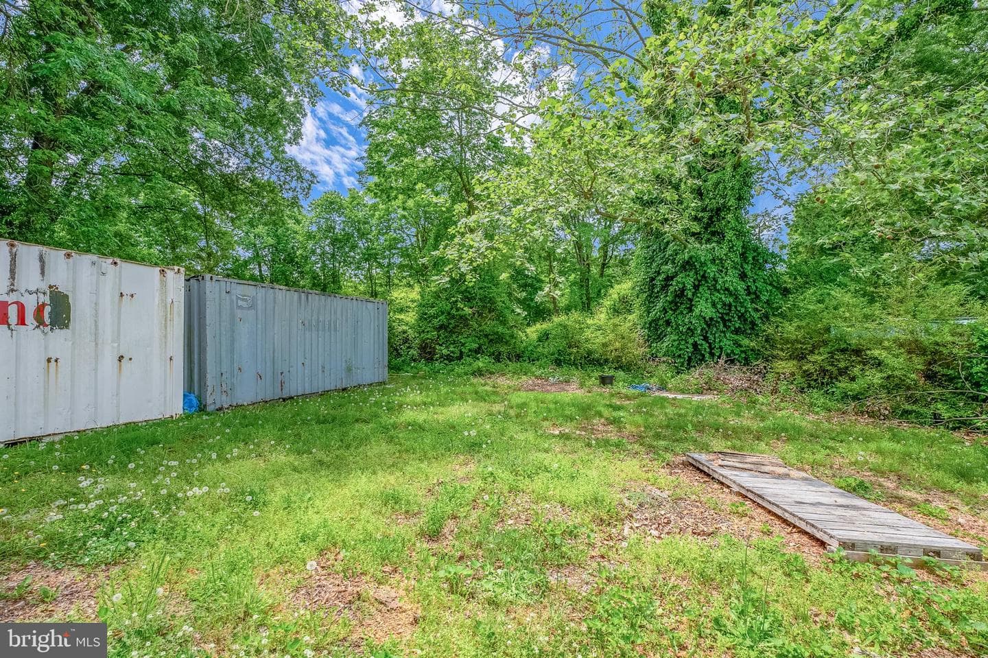 208 Brandon Road photo 1