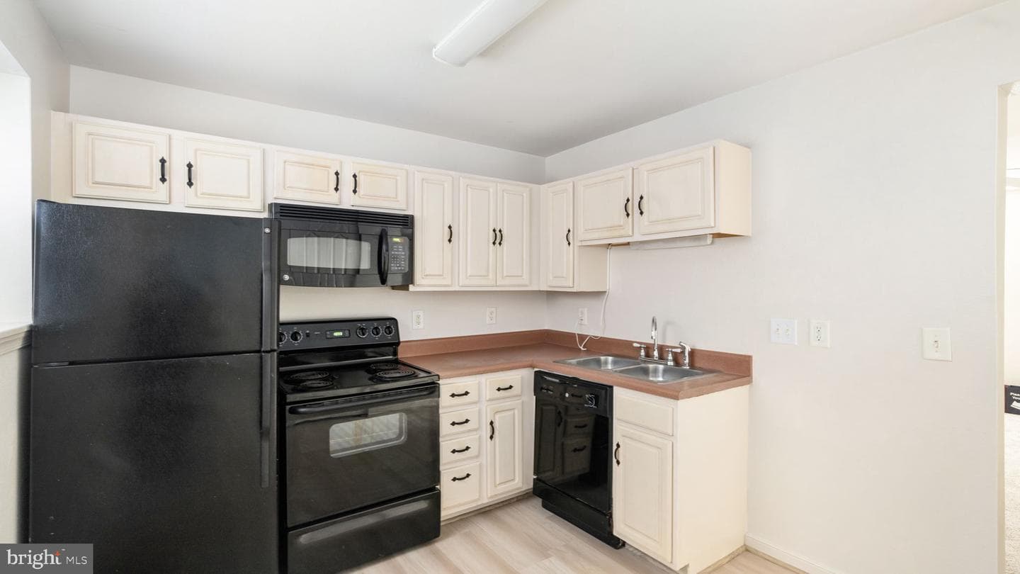 3522 E Richmond Road #106 photo 13