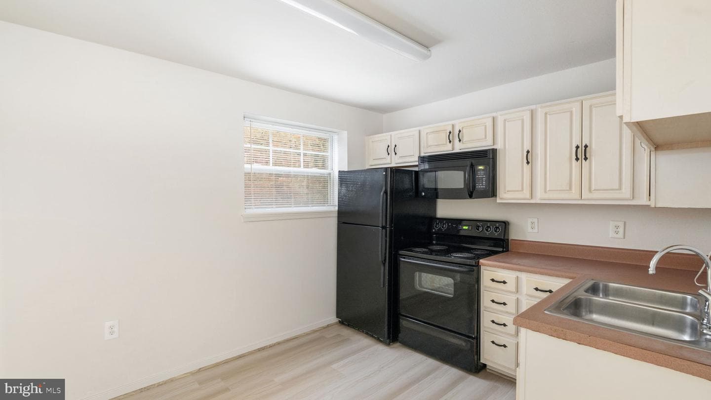 3522 E Richmond Road #106 photo 4
